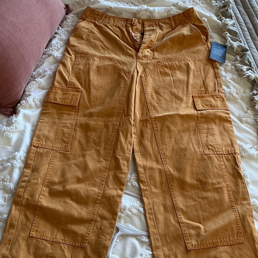 Universal Thread women’s mustard yellow Cargo Pants